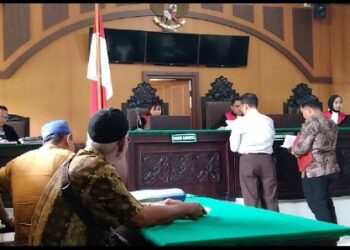 Sidang Class Action Tahapan Barang Bukti, Mahmud cs hadirkan 41 Barang Bukti, Melalui Kuasa Hukum PT BSU  11 Barang Bukti dikembalikan Hakim