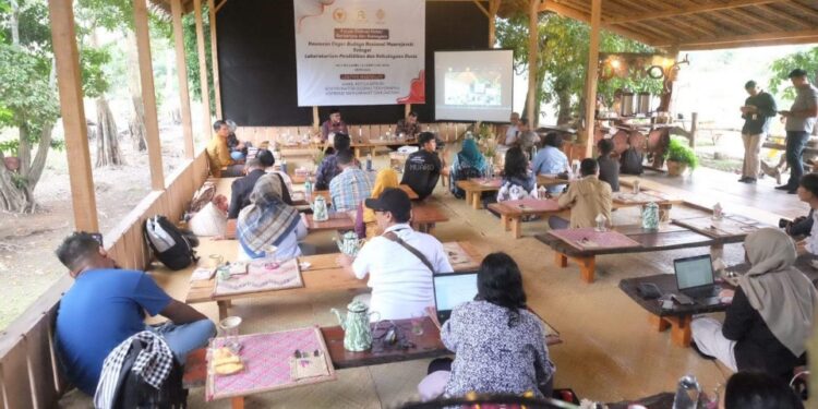Sekda Muaro Jambi Hadiri FGD Kawasan Cagar Budaya Nasional di Danau Lamo 