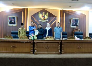 Rahmad Asrofi Pimpin Paripurna Penyampaian Nota Pengantar LKPJ Bupati Batang Hari tahun 2024