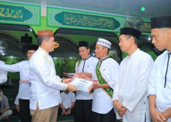 Hidayat, Kakanwil Ditjenpas Jambi dan Walikota Jambi Makan Bersama Warga Binaan Lapas Jambi saat Safari Ramadhan