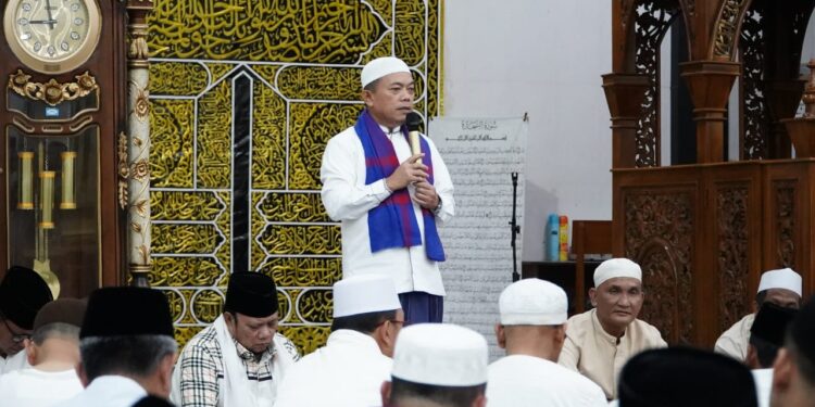 Safari Ramadhan 1446 H di Sarolangun: Gubernur Al Haris Berikan 1 Tiket Umroh untuk Warga