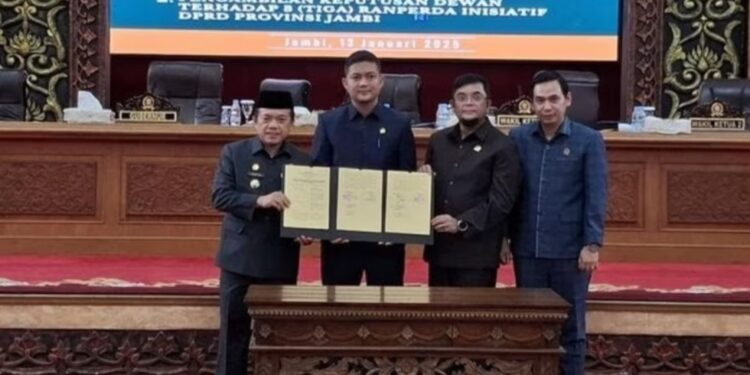 Al Haris Ditetapkan Sebagai Gubernur Jambi di Paripurna DPRD Provinsi Jambi