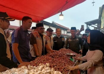 Sekda Sudirman Sidak ke Pasar Moderen Angso Duo Jambi Untuk Memastikan Harga Stabil Jelang Ramadhan dan Hari Raya Idul Fitri 