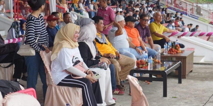 Pj Bupati Rd Najmi Menonton Secara Langsung Laga Grup A Gubernur Cup 2025, Muaro Jambi VS Tanjung Jabung Timur