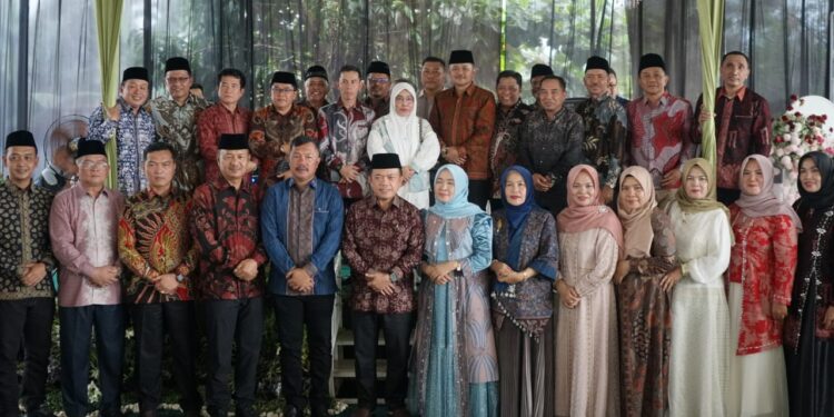 Hari Ketiga Lebaran, Gubernur Al Haris Tekankan Kekompakan Antar Bupati/Wali Kota