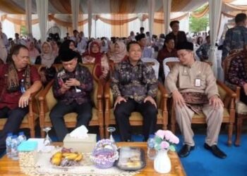 Bupati BBS Dampingi Gubernur Alharis di Peresmian Ruang Guru SMA Negeri 2 Muaro Jambi