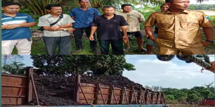Warga Suka Ramai Tahan Tongkang Muatan Batu Bara