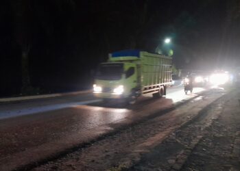 Merajalela, Belum Jam Operasional, Angkutan Batubara  melintas Jalanan Muara Bulian