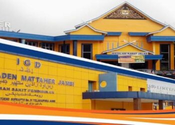 Perawat  RSUD Raden Mattaher “Kalau dak Mau Sakit di Rumah Bae”  ke Pasien