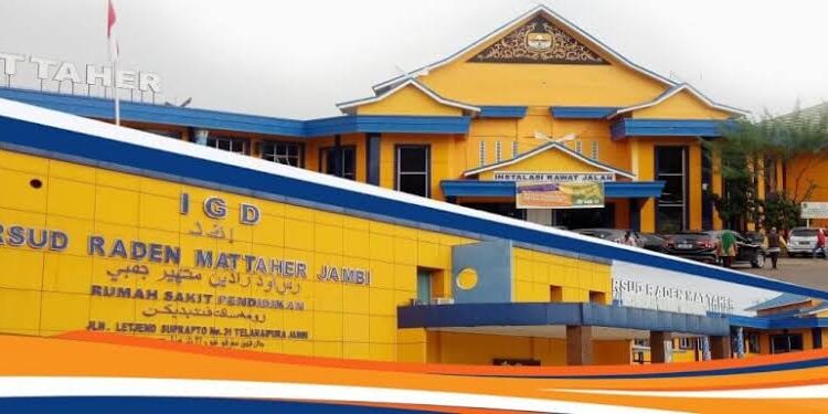 Perawat RSUD Raden Mattaher “Kalau dak Mau Sakit di Rumah Bae” ke Pasien