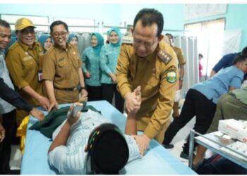 Bupati BBS Resmikan Program Sunat Gratis di Muaro Jambi 