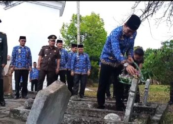 Harkitnas ke 117, Bupati Fadhil Tabur Bunga di Makam Pahlawan Kesatria Bhakti