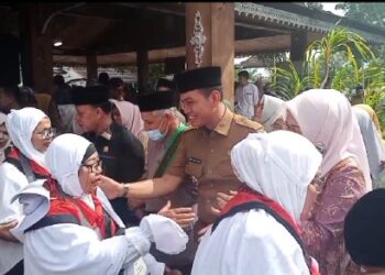 200 Jamaah Haji Batanghari Dilepas Bupati Fadhil Arif