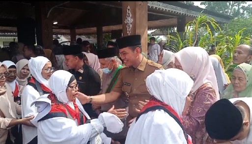 200 Jamaah Haji Batanghari Dilepas Bupati Fadhil Arif