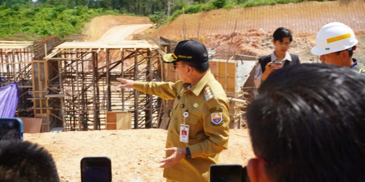 Tinjau Progres Jalan Khusus Batubara, Gubernur Al Haris: Kita Puas dengan Pekerjaan PT. IBS
