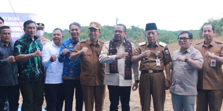 Wagub Sani Dampingi Wakil KSP M. Qodari Tinjau Kesiapan Sekolah Rakyat di Muaro Jambi
