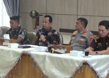 Pimpin Rapat Timdu, Bupati Muaro Jambi Komitmen Selesaikan Konflik Lahan Kelompok Tani di Desa Sogo vs PT BBS 