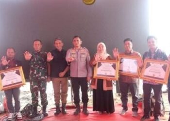 Wabup Junaidi Mahir, Hadiri Pemberian Reward Lima Desa Bebas Kebakaran Hutan dan Lahan