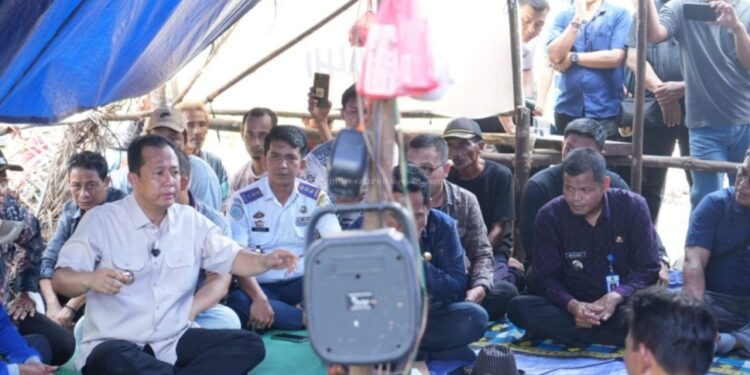 Bupati BBS Turun Redam Konflik Warga dengan Perusahaan Kelapa Sawit di Gambut Jaya 