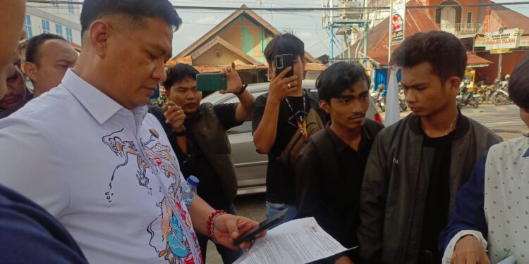 Demo di Polda Jambi, Ini Nama-nama DPO yang Disuarakan BEM SI Terkait PETI dan Ilegal Drilling