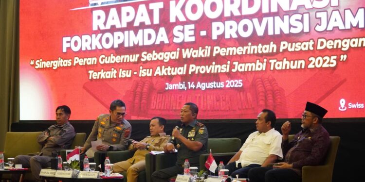Gubernur Al Haris Tekankan Pentingnya Sinergi Program Pusat, Provinsi dan Kabupaten/Kota dalam Rapat Forkopimda Se-Provinsi Jambi