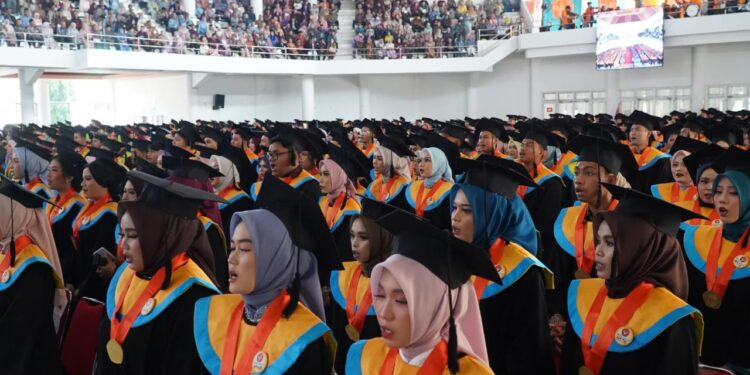 Sekda Sudirman: Wisuda Bukanlah Akhir, Tetapi Awal Pengabdian Untuk Bangsa
