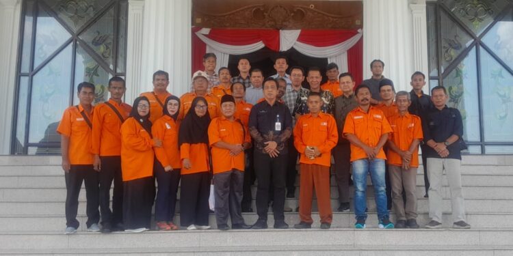 Gelar Aksi Damai di Kantor Gubernur Jambi, Ini Tuntutan SPI dan Partai Buruh