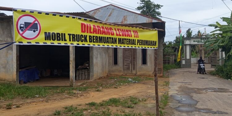 Melewati Tanah Warga, Jalan Perumahan Angkasa Residence Milik Fatimah Terancam Ditutup 