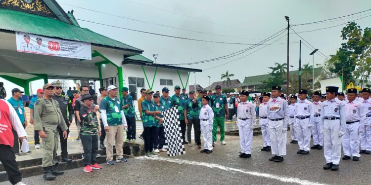 Meski Hujan Rintik, Pawai Pembangunan di Batang Hari Berlangsung Meriah