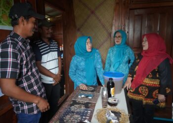 Hj. Hesti Haris Apresiasi Inovasi Rumah Kreatif Nekno dalam Pemanfaatan Limbah Sawit