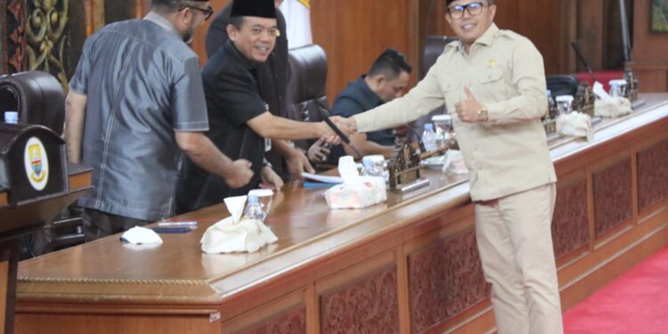 Gubernur Al Haris Tegaskan Perubahan APBD 2025 Berorientasi pada Kepentingan Masyarakat