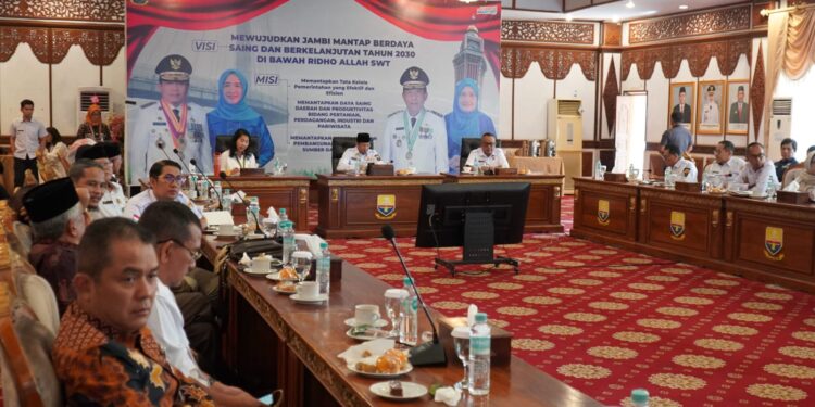 Gubernur Al Haris Dorong Kabupaten/Kota Bentuk Satgas Percepatan Program 3 Juta Rumah