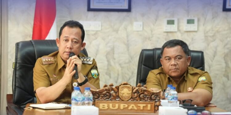 Bupati BBS Pimpin Rapat Mediasi  Permasalahan Lahan Pencadangan TSM SP. IV Gambut Jaya