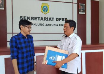 Pengurus DPD PAN Tanjabtim Serahkan Berkas Pemberhentian Dan PAW Sulpani Ke Sekretariat DPRD Tanjabtim 