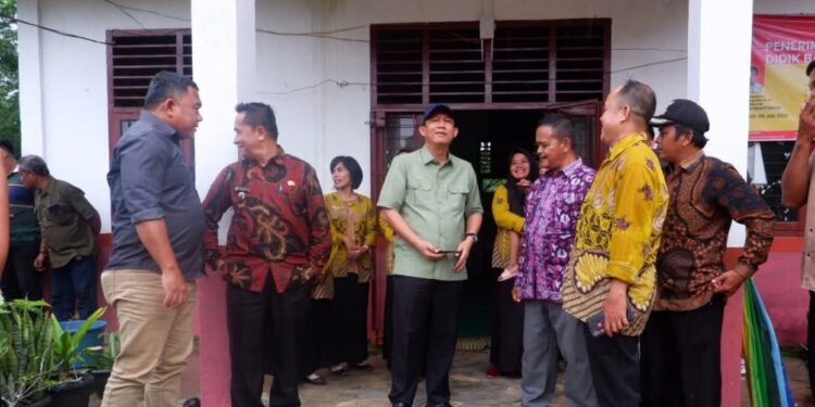 Pastikan Kualitas dan Akses Pendidikan Berkualitas, Bupati BBS Tinjau SD Negeri 167/IX Penggeratan Pelempang Mestong