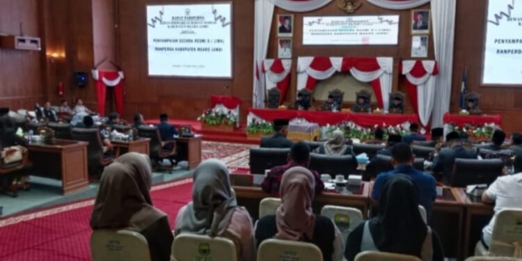 DPRD Muaro Jambi Gelar Paripurna Penyampaian 5 Ranperda 