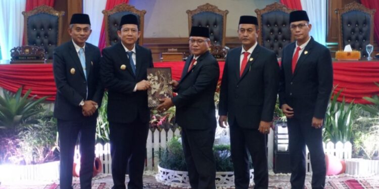 DPRD Gelar Paripurna Penyampaian Ranperda APBD Perubahan Kabupaten Muaro Jambi Tahun Anggaran 2025