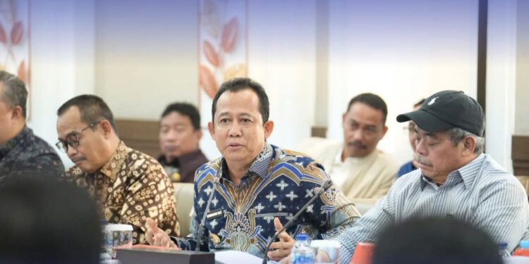 Bupati BBS Hadiri Rapat Tim Gabungan Sumur Minyak Masyarakat di Kementerian ESDM