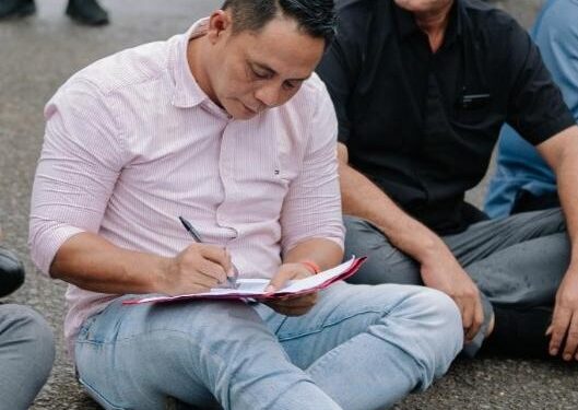 Menyiapkan Tuan Di Negeri Sendiri