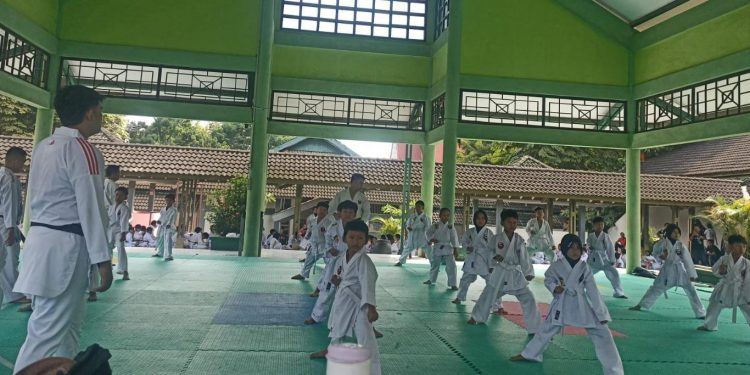 Ratusan Karateka Inkado Jambi Ikuti Ujian Kenaikan Tingkat di Lapangan Tembak Kota Baru