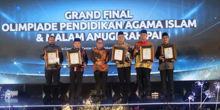 Masuk 4 Besar Nasional, Jambi Terima Anugerah Tanda Cinta PAI 2025 dari Kemenag