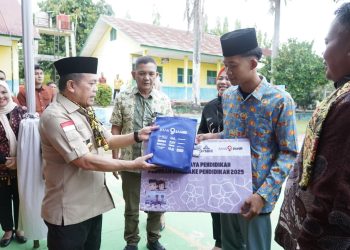 Gubernur Al Haris Serahkan 531 Bantuan Dumisake Pendidikan untuk Kabupaten Tebo