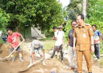 Bupati BBS Tinjau Pekerjaan Pastikan Mutu Pengerasan Jalan di Sungai Bahar dan Bahar Selatan