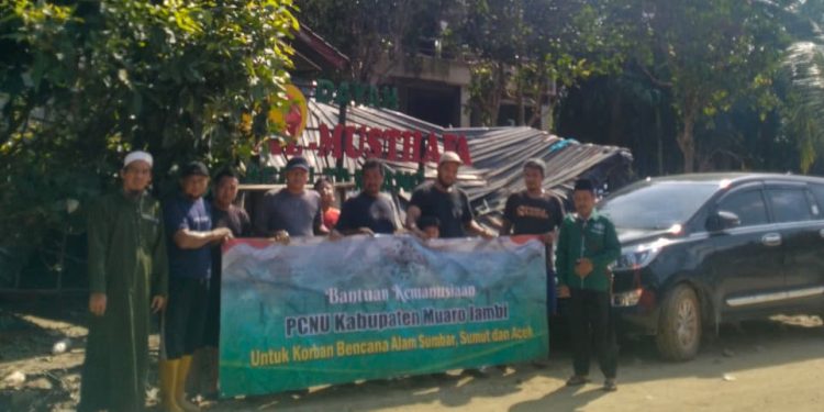 Tim Kemanusiaan PCNU Muaro Jambi Serahkan Bantuan Korban Banjir di Aceh Tamiang
