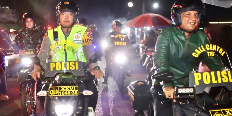 Pastikan Situasi Aman, Bupati Hurmin Ikut Patroli Skala Besar Malam Tahun Baru 2026