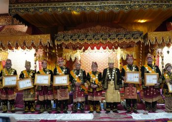 Gubernur Al Haris: Pemberian Gelar Adat Wujud Penghargaan dan Doa