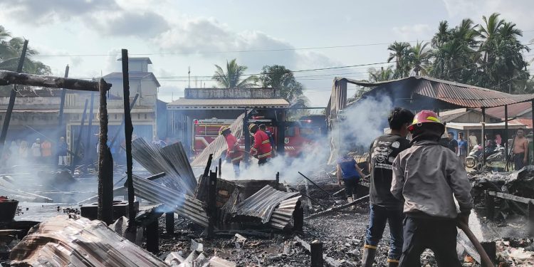 Dua Rumah Ludes Terbakar Di Sabak ILir Satu Warga Alami Luka Bakar 