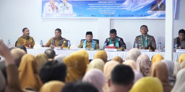 Gubernur Al Haris Kumpulkan Semua Kepsek SMA/SMK/SLB se-Provinsi Jambi