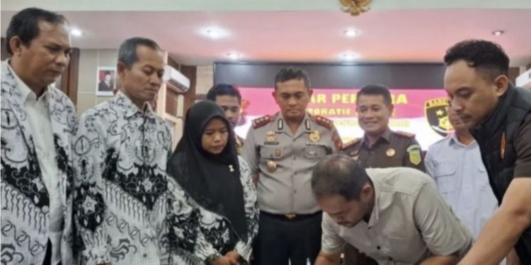 Kasus SDN 21 Muaro Jambi Berakhir Damai, Sinyal Merah Rapuhnya Perlindungan Hukum bagi Guru?