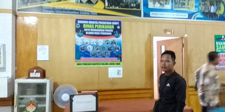 Misteri Perencanaan Kapal 10 GT Yang Didatangkan 16 GT, Kabid Tangkap Perikanan Defriani Bungkam dan Menghindar Dari Wartawan